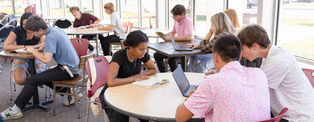 High-school-studying-in-commons